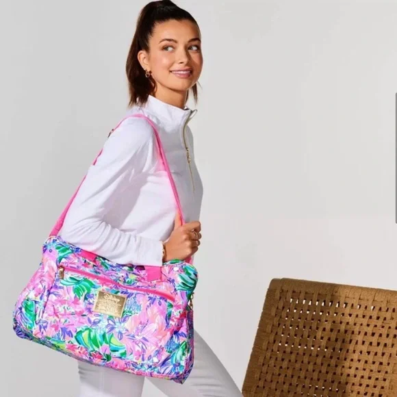 NEW Minnie Mouse and Daisy Duck Weekender Bag by Lilly Pulitzer - Picture 2 of 10